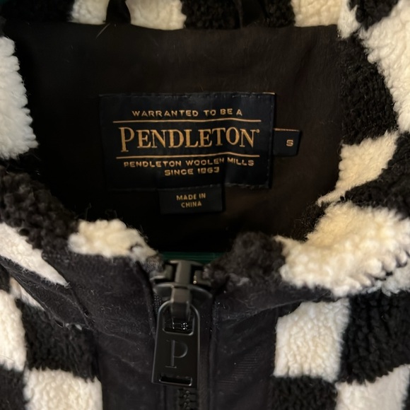 Checkered Sherpa Jacket by Pendleton x Urban Outfitters - Picture 3 of 8